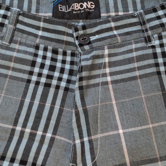 NWOT Billabong Shorts - Picture 2 of 6